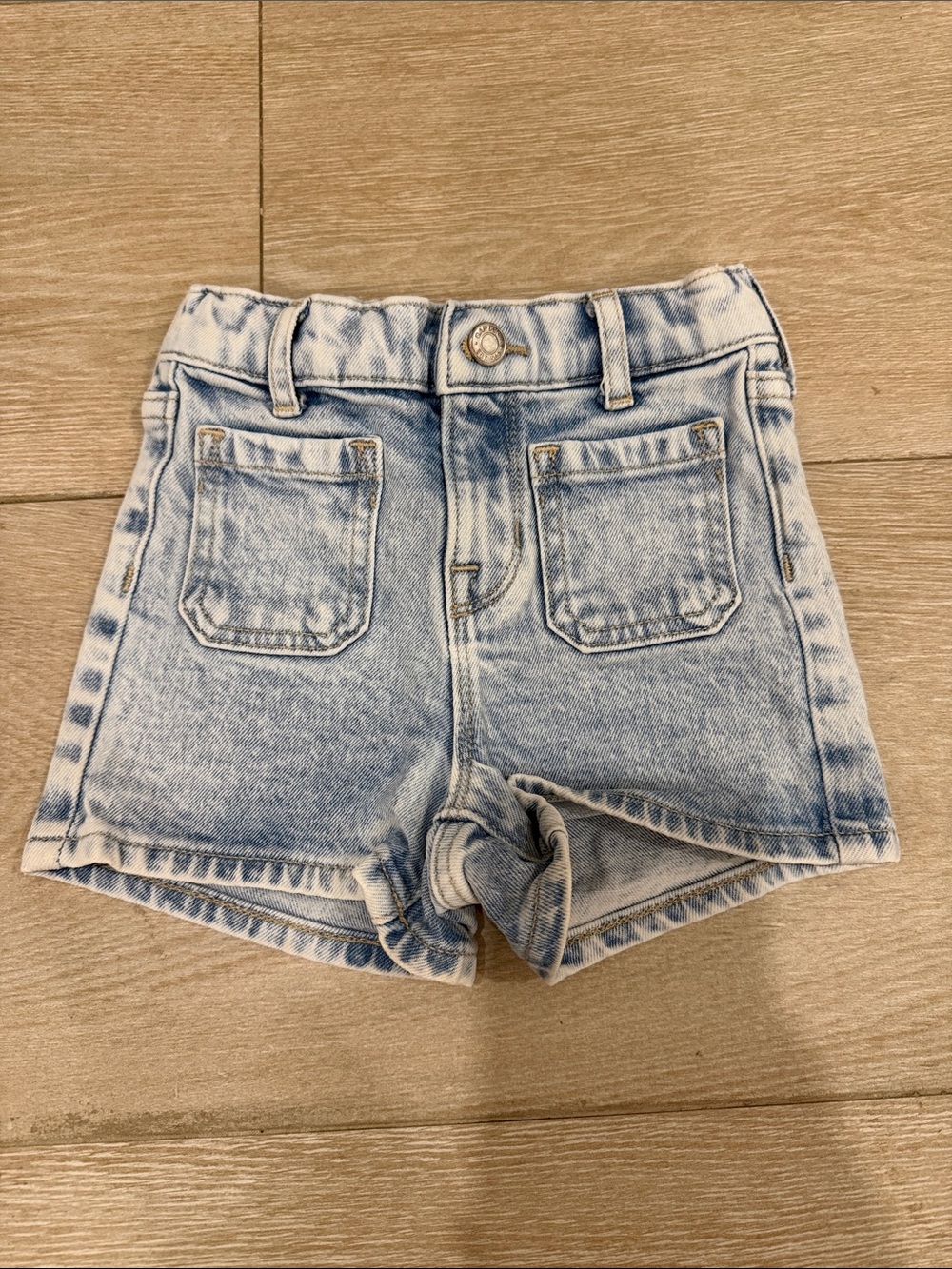 GAP Light Wash Denim Shorts - Light Blue